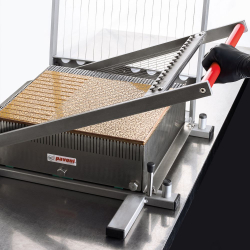 img/frigomat/Obrazky/Produkty/pavoni/Dvojit%C3%A1%20%C5%99eza%C4%8Dka/chitarra-doppio-taglio_how-to-use_01.jpg